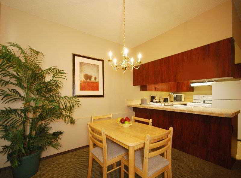 Best Western Plus Rama Inn Redmond Exterior foto